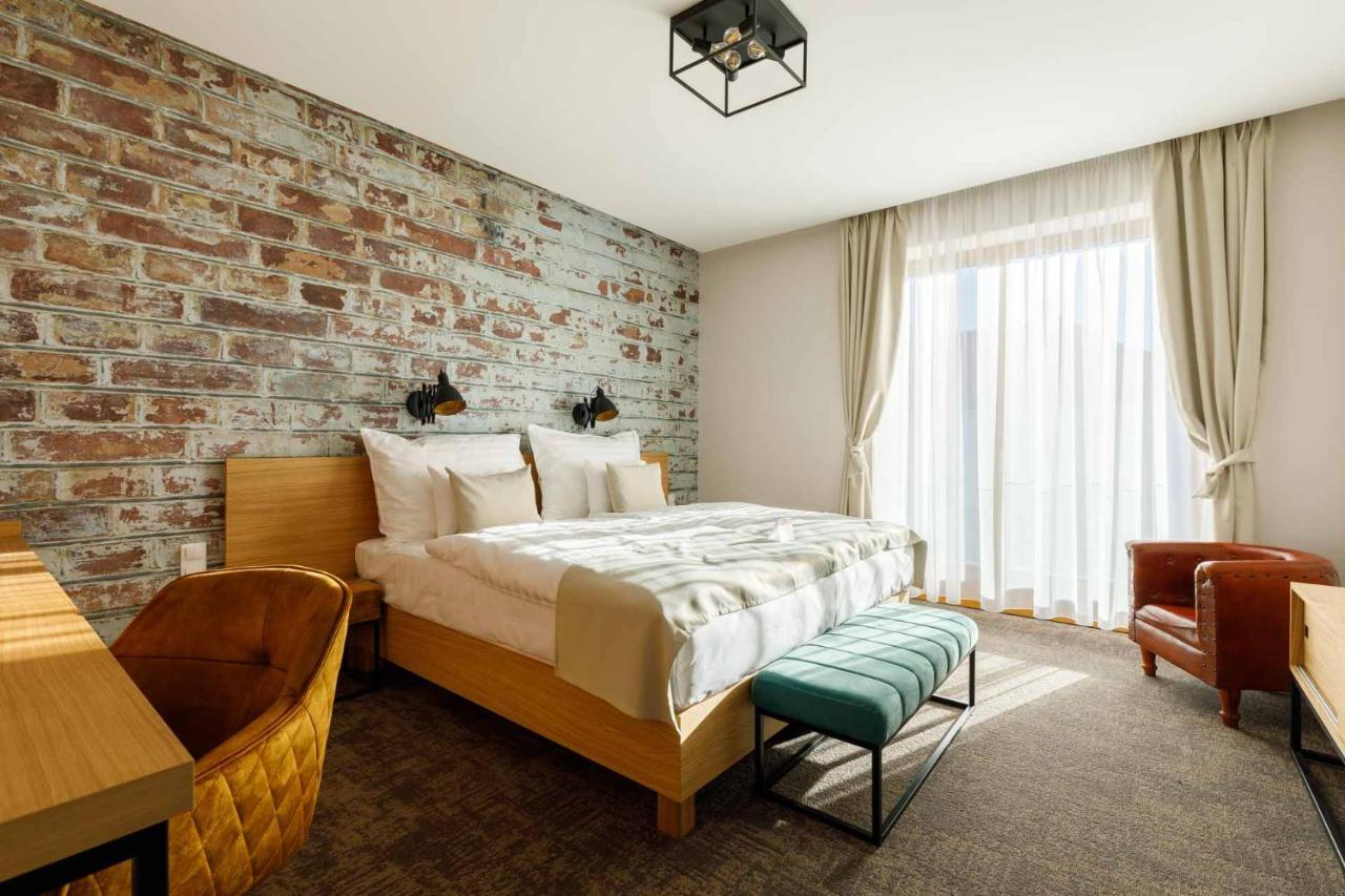 Hotel Historia Malomkert เวสเปรม ภายนอก รูปภาพ