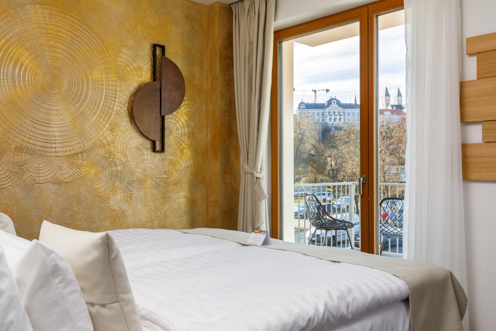 Hotel Historia Malomkert เวสเปรม ภายนอก รูปภาพ