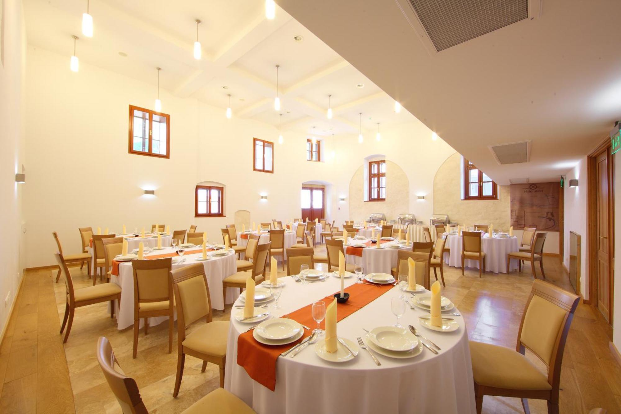 Hotel Historia Malomkert เวสเปรม ภายนอก รูปภาพ